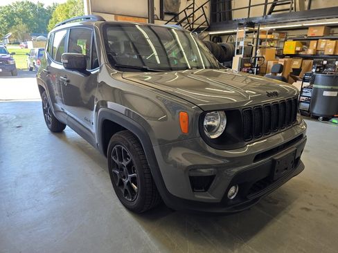 Used 2020 Jeep Renegade Altitude image 5