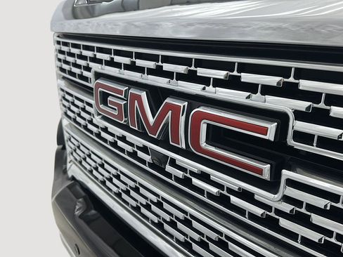Used 2022 GMC Sierra 3500 Denali w/ Denali Ultimate Package AWD/4WD image 28