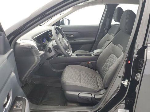 Used 2025 Nissan Kicks SV w/ Illumination Package FWD image 17