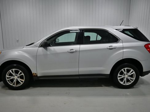 Used 2017 Chevrolet Equinox LS AWD/4WD image 20