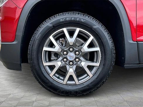 Used 2023 GMC Acadia SLE image 9