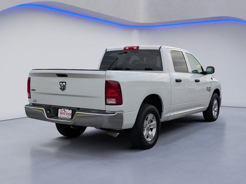 Used 2022 RAM 1500 Classic SLT RWD image 9