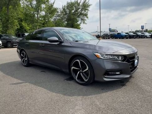 Used 2018 Honda Accord Sport image 2