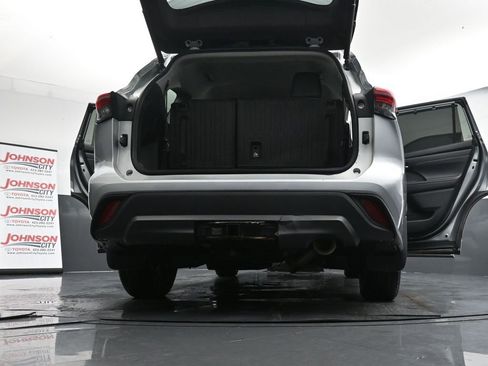 Used 2020 Toyota Highlander XLE image 29