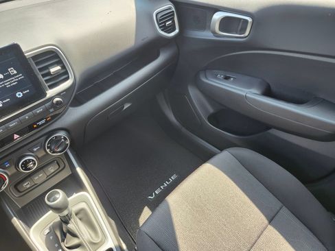New 2026 Hyundai Venue SE FWD image 15