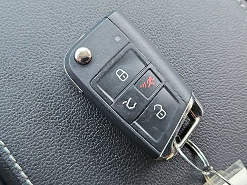 Used 2022 Volkswagen Tiguan S image 34