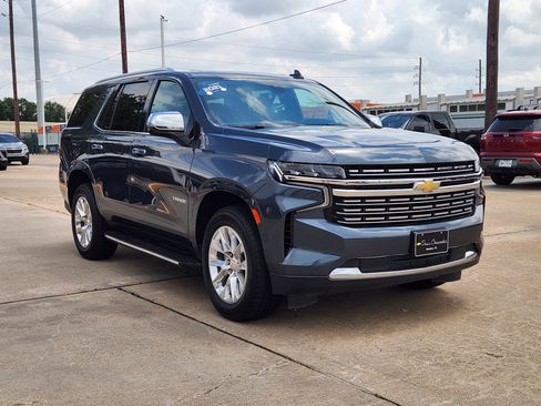 Used 2021 Chevrolet Tahoe Premier w/ Premium Package RWD image 4
