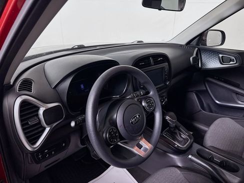 Used 2020 Kia Soul S FWD image 11
