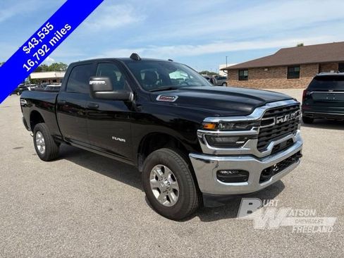 Used 2026 RAM 2500 Big Horn AWD/4WD image 9