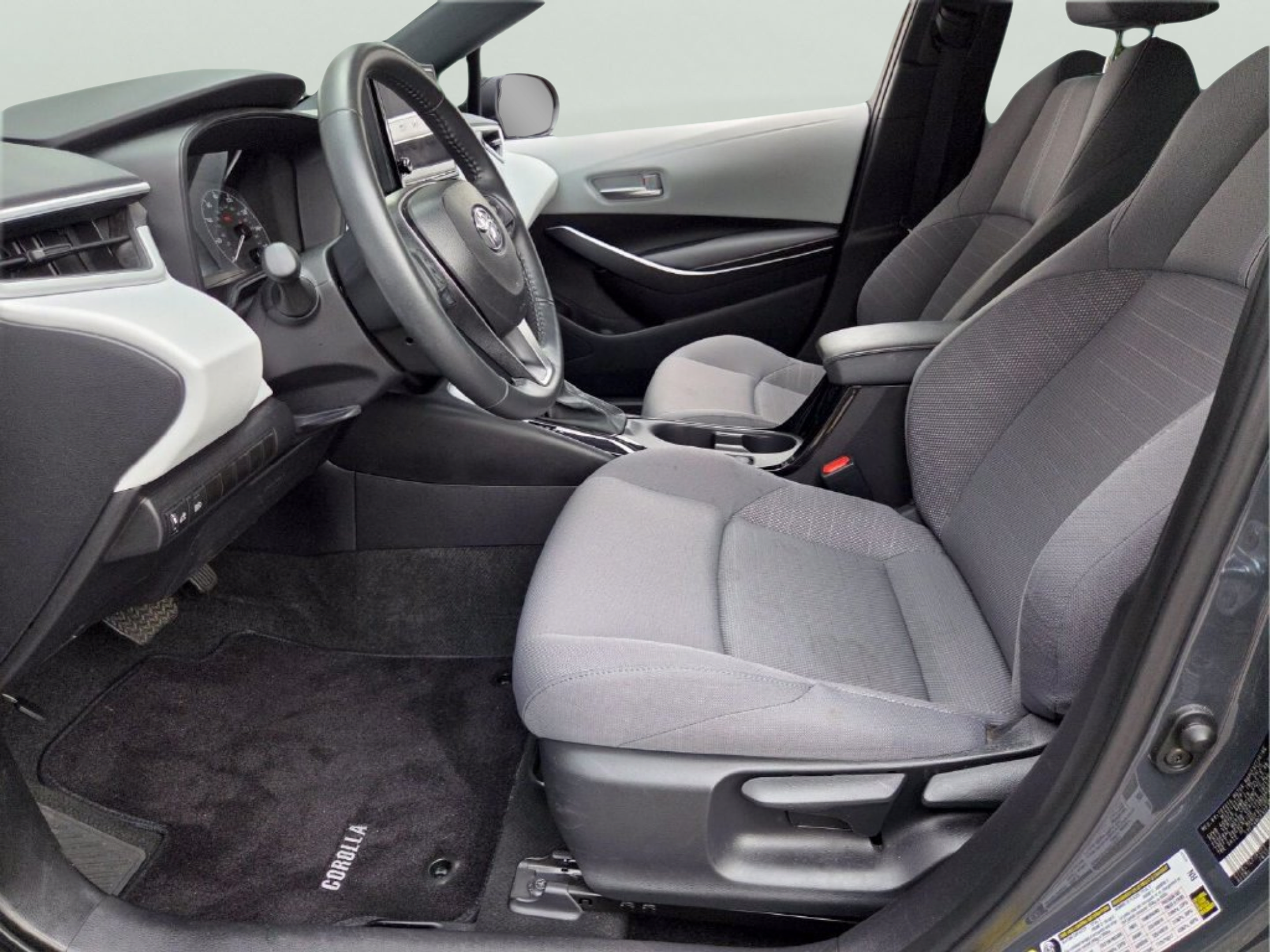 Used 2025 Toyota Corolla SE FWD image 9