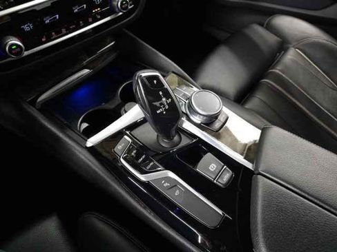 Used 2019 BMW 530i xDrive w/ Convenience Package image 31