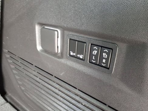 Used 2021 GMC Yukon AT4 w/ Rear Media and Nav Package AWD/4WD image 29