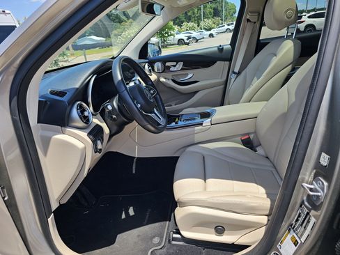 Used 2020 Mercedes-Benz GLC 300 image 14