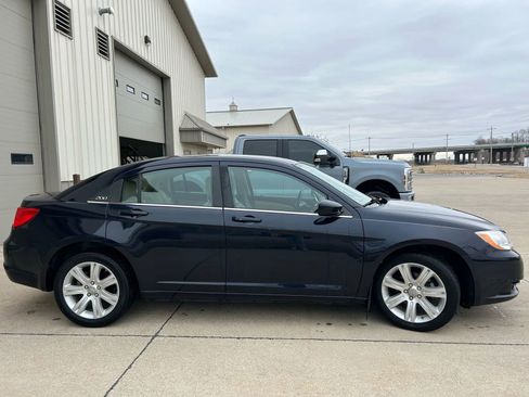 Used 2012 Chrysler 200 Touring w/ Cold Weather Group image 5
