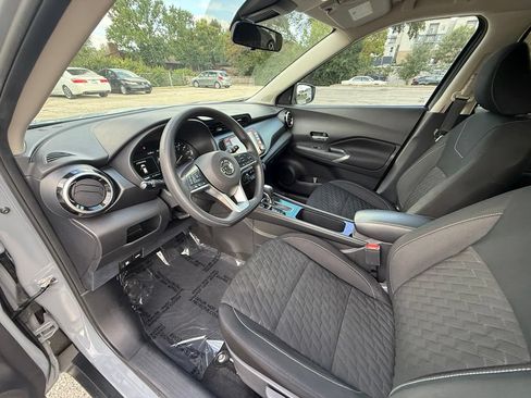 Used 2021 Nissan Kicks SV FWD image 10