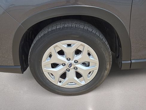 Used 2023 Subaru Forester AWD/4WD image 9