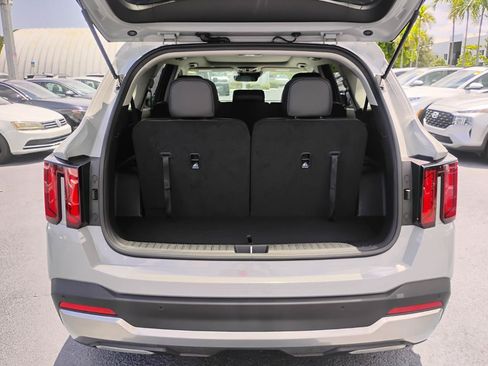 Used 2024 Kia Sorento S w/ Panoramic Sunroof Package FWD image 6