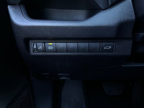 Used 2025 Toyota RAV4 XLE image 23