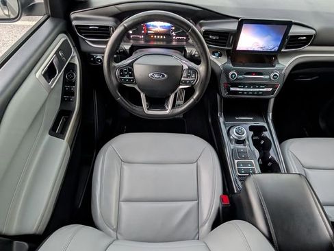 Certified 2021 Ford Explorer XLT w/ Equipment Group 202A image 8