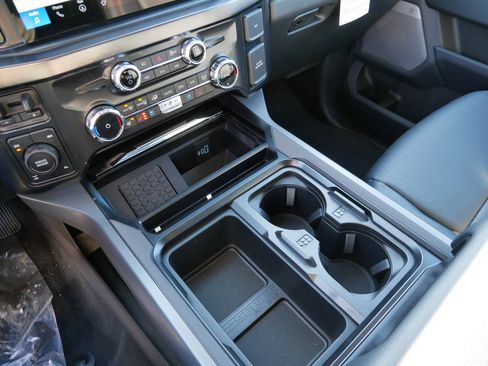 New 2026 Ford F350 Lariat w/ Black Appearance Package image 9