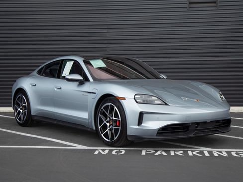 Used 2026 Porsche Taycan 4S AWD/4WD image 9
