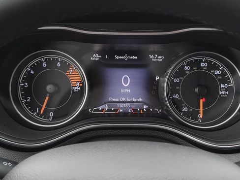 Used 2019 Jeep Cherokee Trailhawk AWD/4WD image 27
