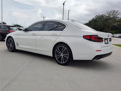 Certified 2023 BMW 530e w/ M Sport Package RWD image 4