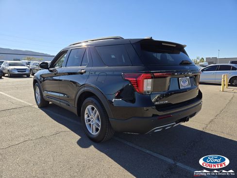 New 2026 Ford Explorer Active w/ Active Comfort Package image 3