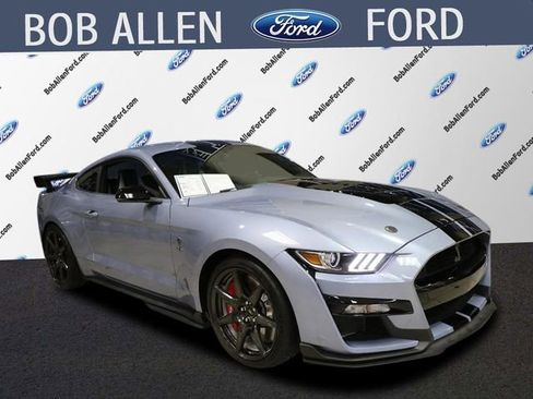 Used 2022 Ford Mustang Shelby GT500 w/ Carbon Fiber Track Pack RWD image 1