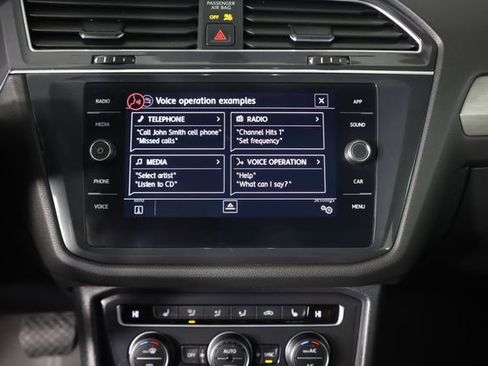 Used 2020 Volkswagen Tiguan SE w/ Panoramic Sunroof Package image 40