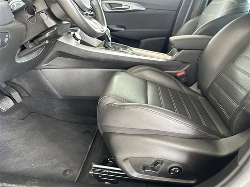 Used 2024 Alfa Romeo Tonale Ti image 13