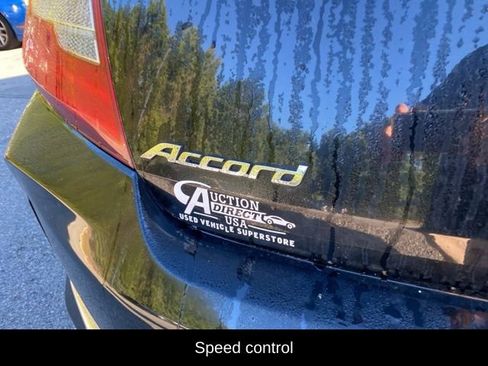 Used 2017 Honda Accord EX image 10