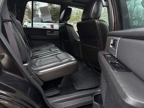 Used 2013 Ford Expedition Limited image 19