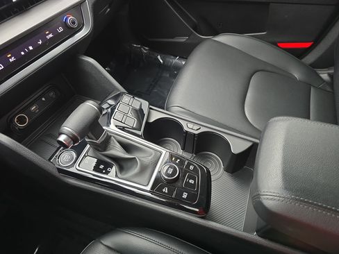 Used 2024 Kia Sportage EX image 24