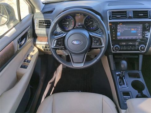 Used 2018 Subaru Outback 2.5i Limited image 18