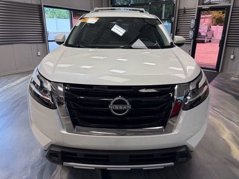 Used 2023 Nissan Pathfinder SL AWD/4WD image 40