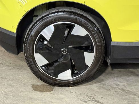 Used 2025 Volvo EX30 Ultra image 13