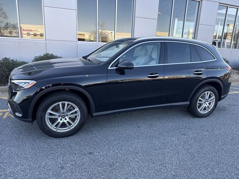 Certified 2025 Mercedes-Benz GLC 300 image 3