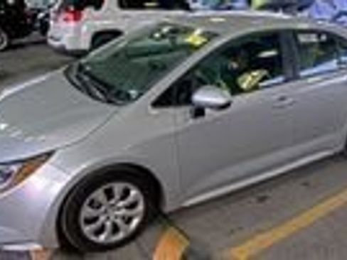 Used 2023 Toyota Corolla LE image 1