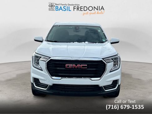 Used 2024 GMC Terrain SLE image 8
