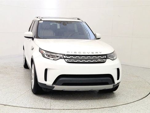 Used 2020 Land Rover Discovery HSE image 2