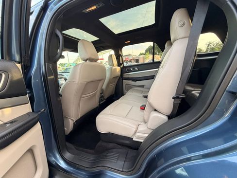 Used 2018 Ford Explorer XLT w/ Equipment Group 202A AWD/4WD image 16