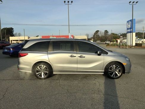 Certified 2024 Honda Odyssey Touring image 9