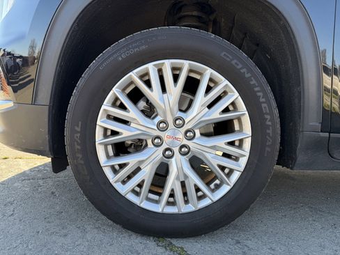 Used 2024 GMC Acadia Elevation image 9