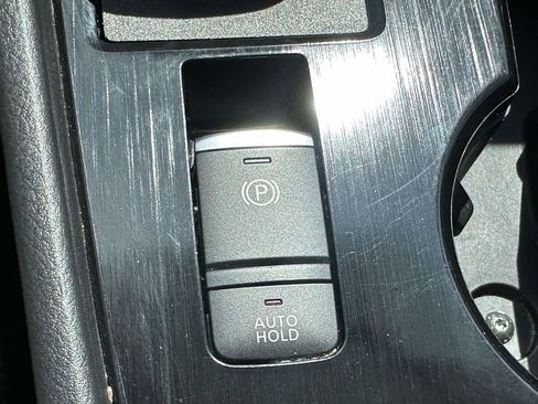 Used 2024 Nissan Rogue SV image 28