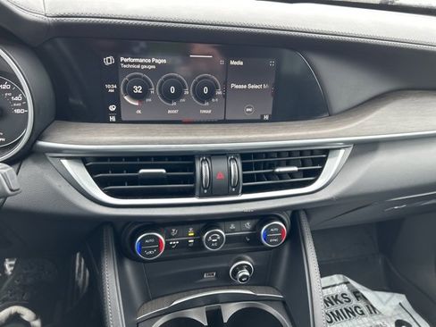 Used 2023 Alfa Romeo Stelvio Ti image 11