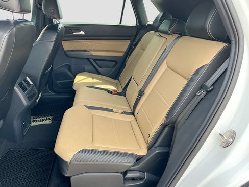 Used 2021 Volkswagen Atlas Cross Sport SE FWD image 23