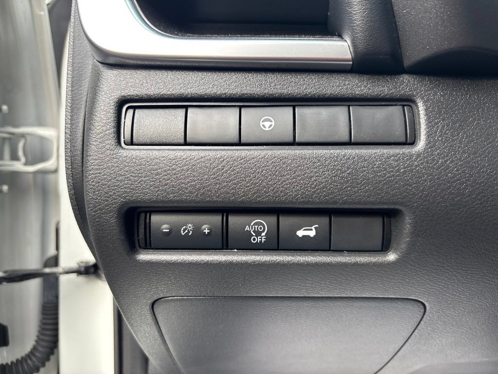 Certified 2023 Nissan Rogue SV w/ SV Premium B Package AWD/4WD image 19