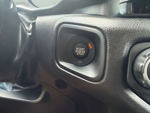 Used 2025 Jeep Wrangler Unlimited Sport AWD/4WD image 18