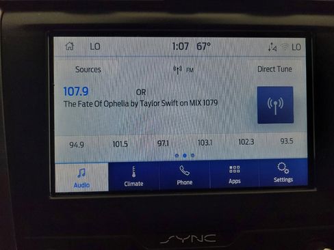 Used 2020 Ford Fusion SE FWD image 25